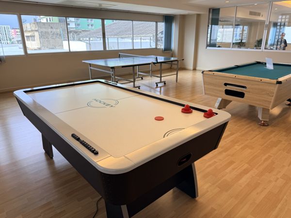 Air Hockey Table